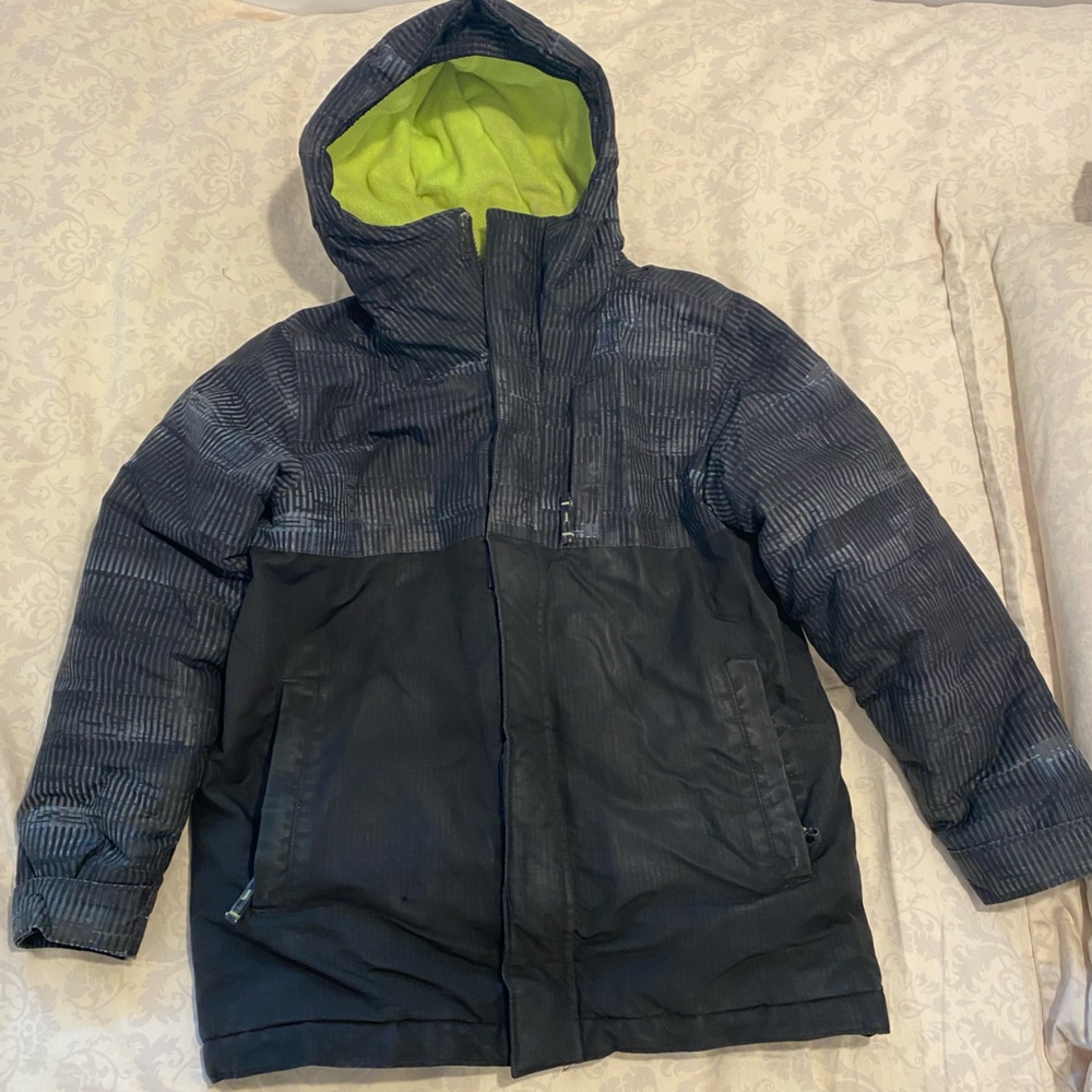 Place Black Puffer Jacket with Lime Hood Lining and detachable lining